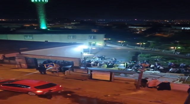 Cenazeyi bırakıp kavga ettiler