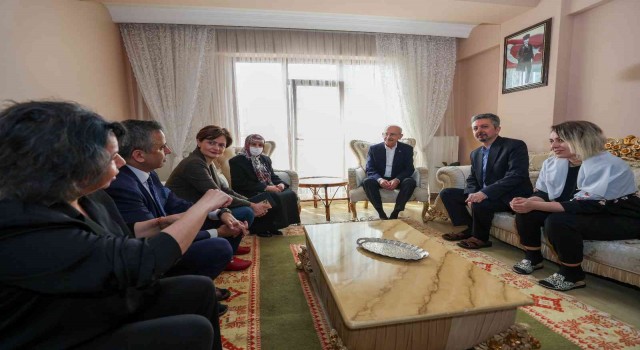 CHP Genel Başkanı Kılıçdaroğlundan, Beyaz için taziye ziyareti