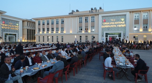 Cizre Kaymakamı Tunç, şehit, gazi ve yetim aileleriyle iftarda bir araya geldi
