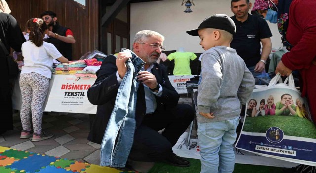 Çocuklar bayram heyecanını erken yaşadı: 700 çocuğa bayramlık kıyafet dağıtıldı