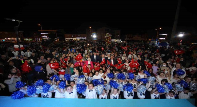 Çocuklar belediye bahçesinde gönüllerince eğlendi