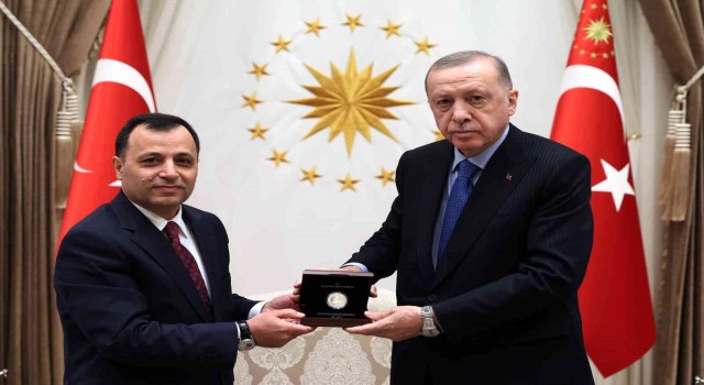 Cumhurbaşkanı Erdoğan Anayasa Mahkemesi Başkanı Arslanı kabul etti