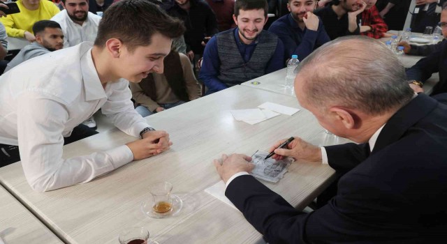 Cumhurbaşkanı Erdoğan: “Öğrenci burslarını ve kredilerini mayıs ayı için 25inde hesaplara yatıracağız”