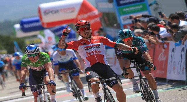 Cumhurbaşkanlığı Türkiye Bisiklet Turunun altıncı etabını Alexander Caleb Ewan kazandı