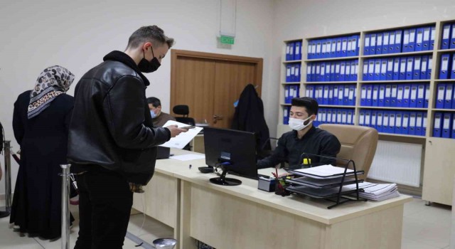 Darıcada gençlerin sınav ücretleri ödeniyor