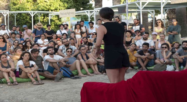 Deniz Seviyesinde Tiyatro bu sene Ayvalıkta düzenlenecek