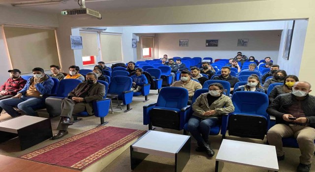Denizcilik Fakültesinde tersanecilik ve gemi inşa sektörü anlatıldı