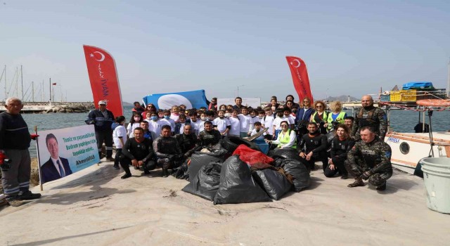Denizin dibinden 2 saate 192 kilogram çöp çıktı