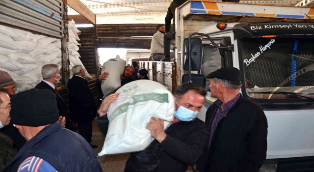 Denizlide arı yetiştiricilerine 108 ton şeker dağıtıldı
