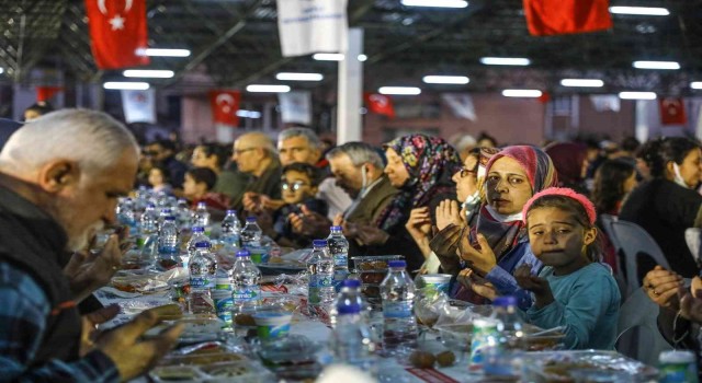 Denizlide gönül sofrası Pelitlibağda kuruldu