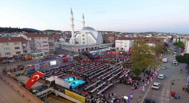 Derinceliler meydana sığmadı