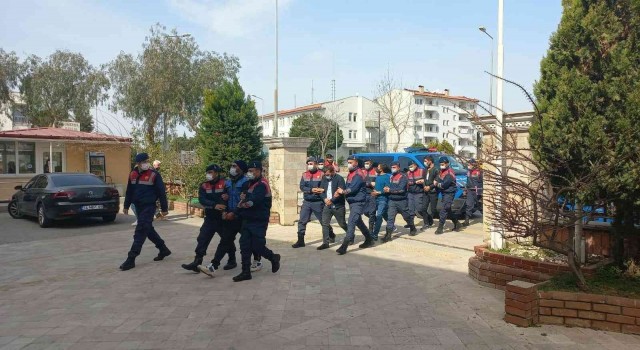 Didimde Jandarmadan göçmen kaçakçılara operasyon: 3 tutuklama