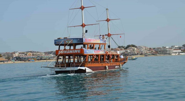 Didimde tatilcilerin gözdesi tekne turları başladı
