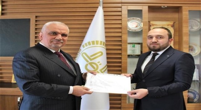 Din görevlileri belgelerini Müftü Erhunun elinden aldı