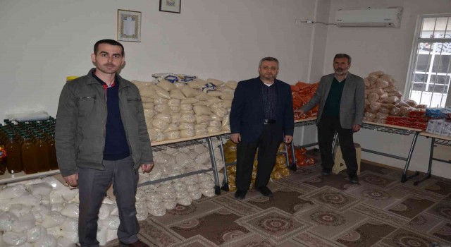 Din görevlilerinin öncülüğünde yüzler gülüyor