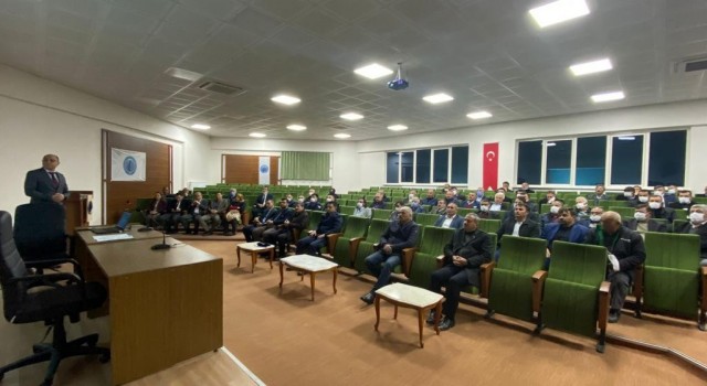 Dinarda köy ve mahalle muhtarlarına hizmet içi eğitim verildi