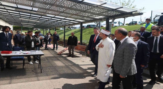 Diyanet İşleri Başkanı Erbaş: “Allah dünyayı hepimiz için yaratmıştır ve dünya hepimize yeter”