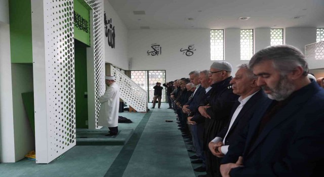 Diyanet İşleri Başkanı Erbaş, Hollandada cami açılışı yaptı