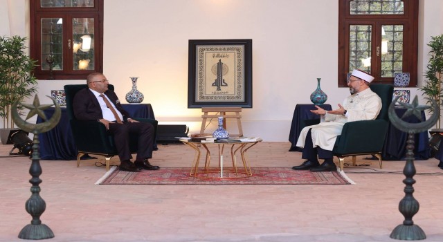 Diyanet İşleri Başkanı Erbaş: “Umreye gitmek isteyen vatandaşlarımız gerekli hazırlıklarını yapsınlar”
