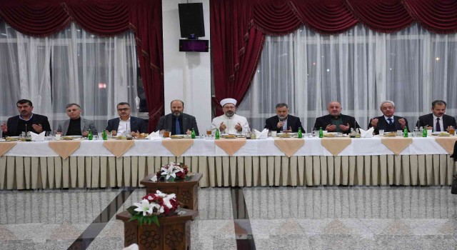 Diyanet İşleri Başkanı Prof. Dr. Ali Erbaş: “Türk bayrağını öpmeleri bütün yorgunlukları ortadan kaldırıyor”