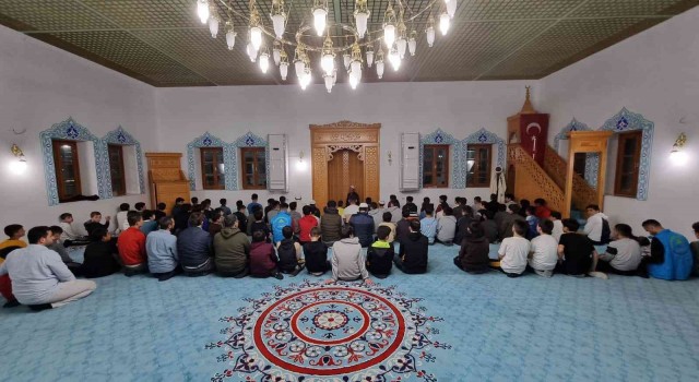 Diyanetten gençlere Ramazan kampı