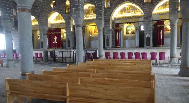 Diyarbakırda 7 yıldır kapalı olan Ermeni Kilisesi, ibadete açılması için gün sayıyor