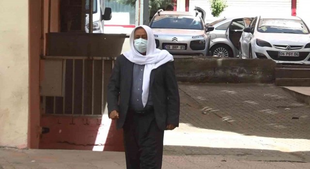 Diyarbakırda HDP İl Başkanlığı önünde 281nci aile evlat nöbetine katıldı