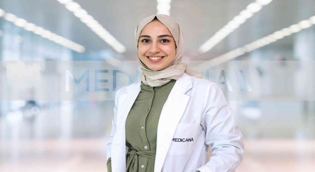 Diyetisyen Kübra Karakuş: “Normal beslenmeye geçiş sindirim sistemi rahatsızlıklarına yol açabilir”