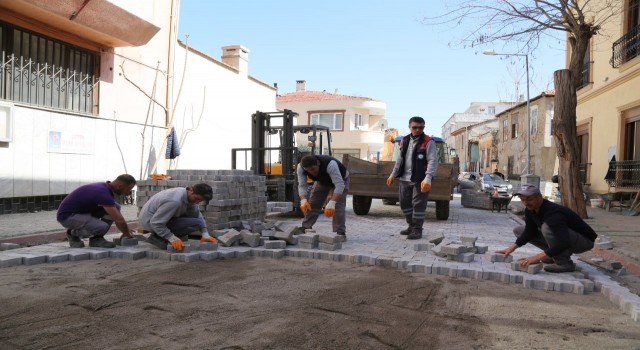 Doğalgaz altyapı çalışmalarında bozulan yollar düzenleniyor