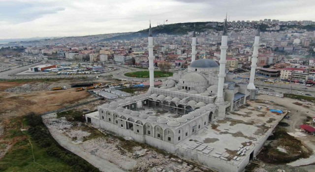 Doğu Karadenizin en büyük cami ve külliyesinin yapımında sona yaklaşılıyor