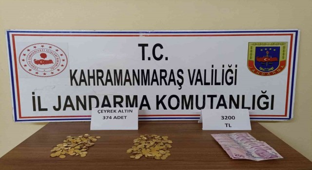 Dolandırıcılar 374 çeyrek altın ile yakalandı