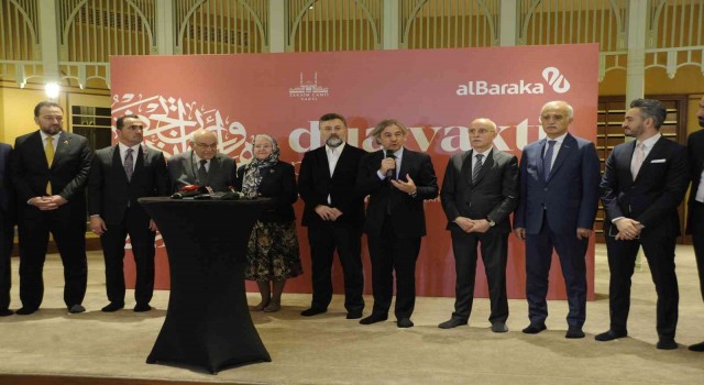 ‘Dua temalı hat sergisi Taksim Camii Sergi Salonunda sanatseverlerle buluştu