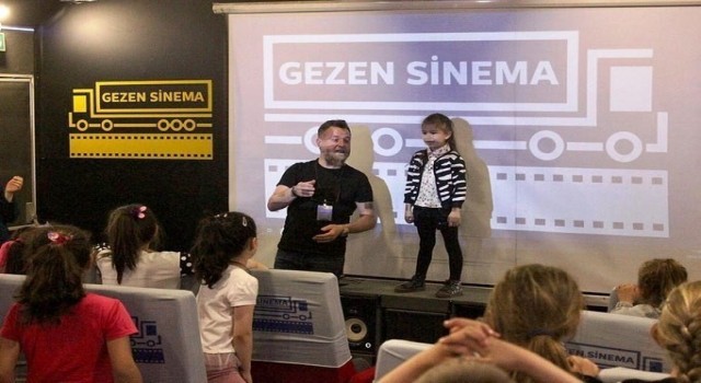 Dumlupınarlı çocuklar beyaz perdeyle tanıştı