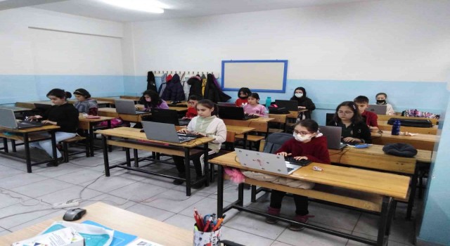 Dünya İnternet Klavye Şampiyonasında Sandıklılı öğrencinin büyük başarısı