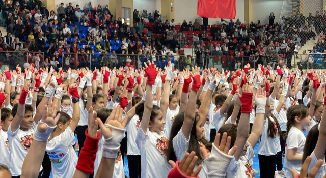 Düzcede 23 Nisan kutlamaları