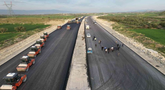 Egenin vizyon projesi Aydın - Denizli Otoyolunda çalışmalar yarıyı geçti