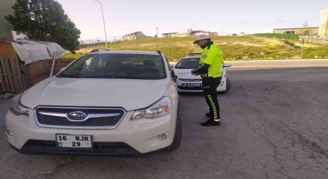 Ehliyetine el konulan maganda trafikte yine tehlike saçtı