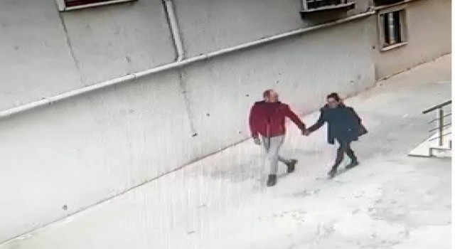 El ele geldiler, çalıp gittiler