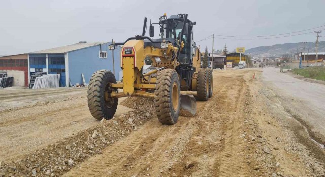 Elazığ Belediyesi yol yapım çalışmalarını sürdürüyor