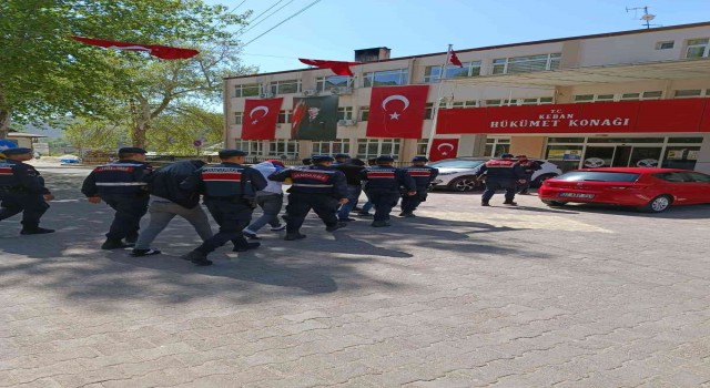 Elazığda hayvan çiftliğinden hırsızlık yapan 4 şüpheli yakalandı