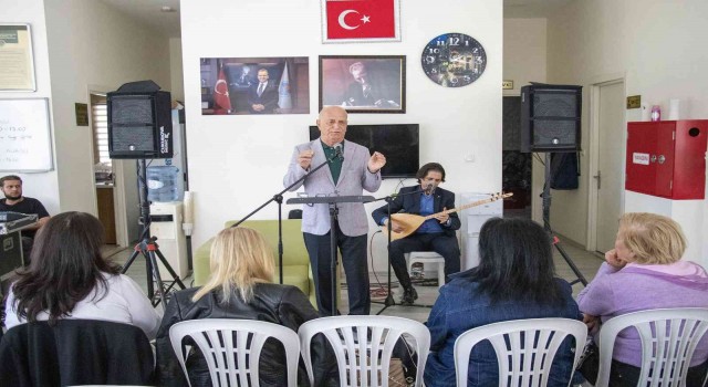 Emekli Evi üyelerine Aşık Veysel ve Karacaoğlanın hayatı anlatıldı