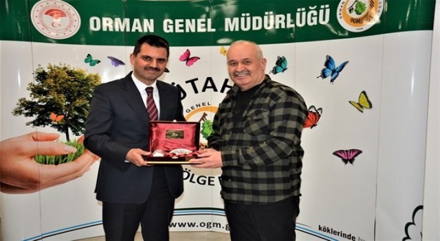 Emekli ormancılara teşekkür plaketi