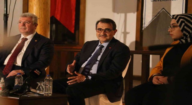 Enerji ve Tabii Kaynaklar Bakanı Fatih Dönmez, Çankırıda gençlerle buluştu