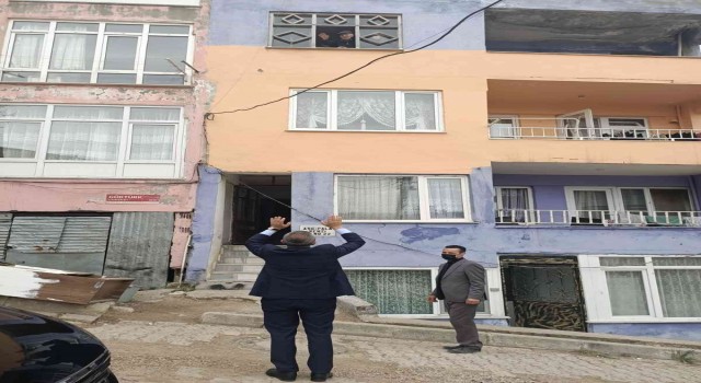 Erdekte ihtiyaç sahiplerinin evleri temizleniyor