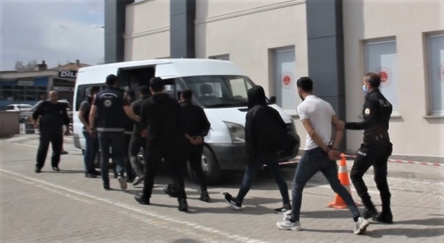 Erzincanda göçmen kaçakçısı 7 kişi tutuklandı