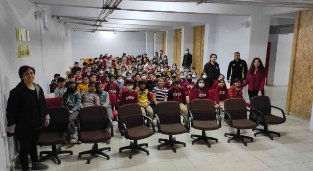 Erzincanda öğrencilere suçtan korunma yöntemleri anlatıldı
