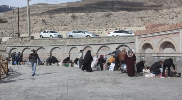 Erzincanlılar ekşisu ile iftar açıyor