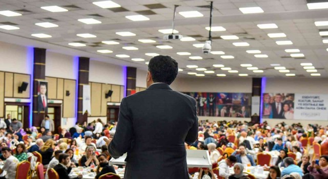 Esenyurt Belediye Başkanı Kemal Deniz Bozkurt eğitimcilerle; “Size minnettarız”