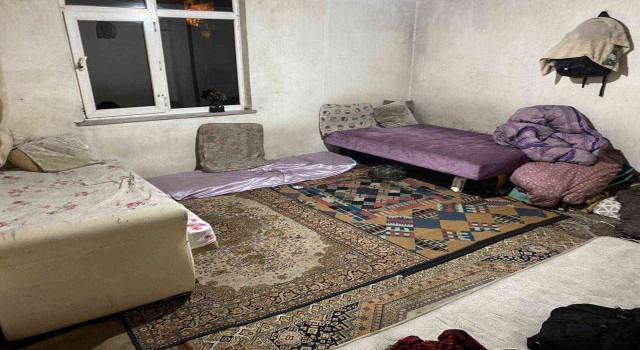 Esenyurtta şok evlerinde 43 kaçak göçmen yakalandı