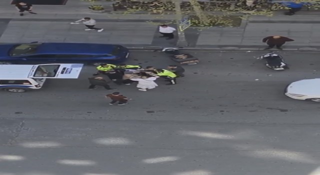 Esenyurtta trafik polisini önce tehdit etti sonra üzerine yürüdü